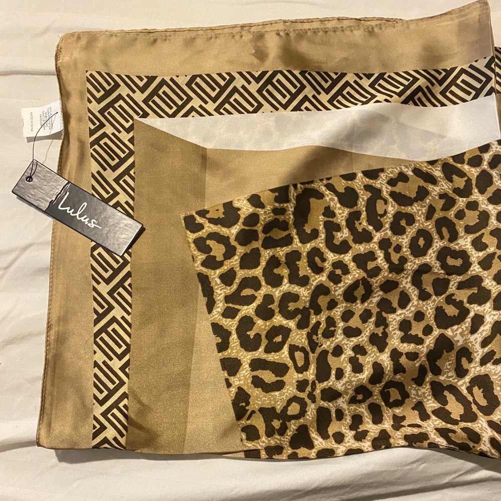 Lulus Neck Scarf in Mixed Print